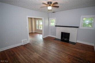 276 Wildwood Ave in Akron, OH - Building Photo - Building Photo