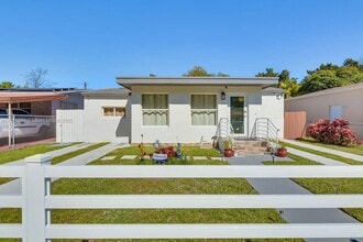 19 NE 115th St in Miami, FL - Building Photo - Building Photo