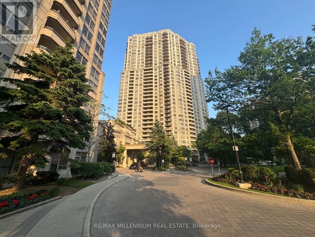 property at 25-425 Kingsbridge Garden Cir