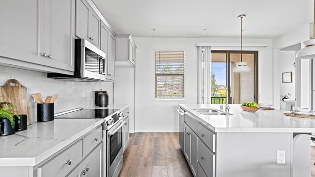 2806 Chattleton Ln in San Pablo, CA - Building Photo - Building Photo