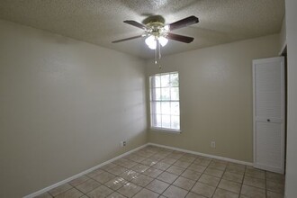 8623 Tamarisk in San Antonio, TX - Building Photo - Building Photo