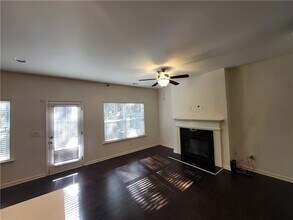 5136 Madeline Pl in Stone Mountain, GA - Building Photo - Building Photo