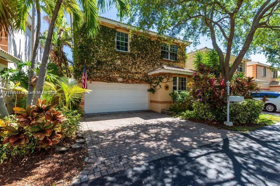 1250 Hayes St in Hollywood, FL - Building Photo