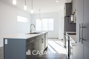 1274 McConachie Blvd NW in Edmonton, AB - Building Photo