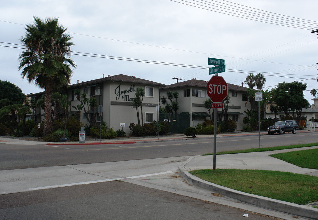 Jewell Manor in San Diego, CA - Building Photo