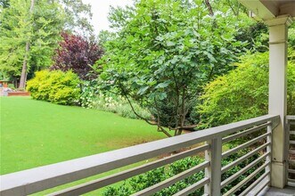 2305 Vistamont Dr in Decatur, GA - Building Photo - Building Photo