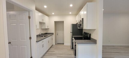 8805 244th St SW in Edmonds, WA - Building Photo - Building Photo
