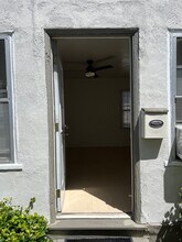 1114 4/5 Tamarind Ave, Unit 1116 in Los Angeles, CA - Building Photo - Building Photo