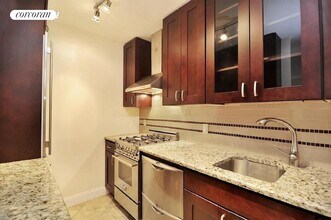 222 E 80th St in New York, NY - Building Photo - Building Photo