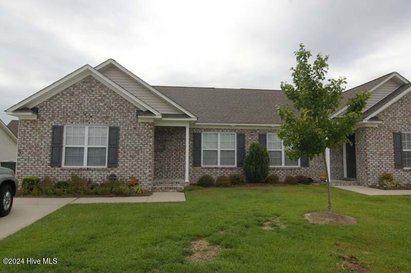 2545 Saddleback Dr in Winterville, NC - Building Photo