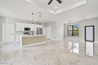 907 W 9th St in Lehigh Acres, FL - Building Photo - Building Photo