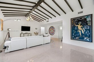 2830 NE 56th Ct in Fort Lauderdale, FL - Foto de edificio - Building Photo