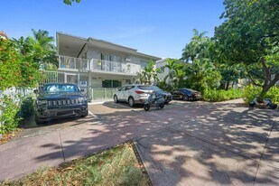 921 Meridian Ave in Miami Beach, FL - Building Photo