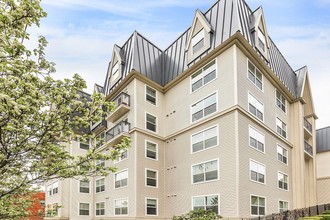 Clearwater Apartments - Star Apartments in Seattle, WA - Foto de edificio - Building Photo