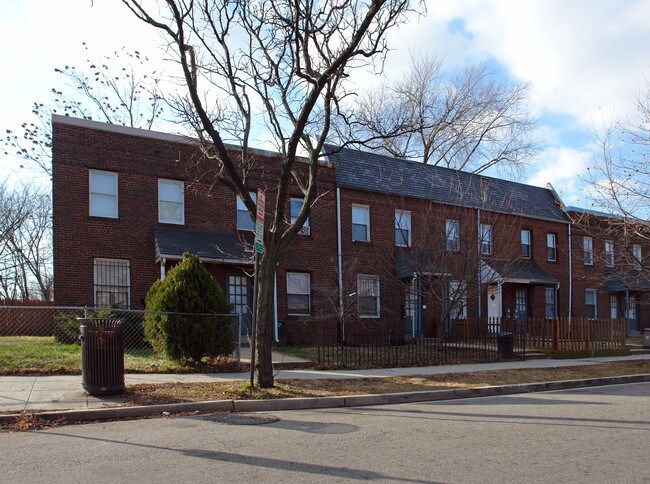 102-112 O St SW in Washington, DC - Foto de edificio - Building Photo