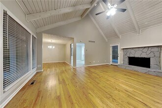 2755 Whitehurst Dr in Marietta, GA - Building Photo - Building Photo