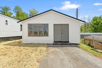 2337 Weaver Pike in Bristol, TN - Building Photo - Building Photo