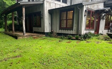 396 Cunningham Rd in Travelers Rest, SC - Building Photo - Building Photo