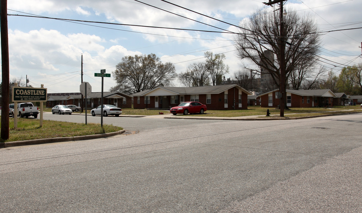 Coastline Apartments in Selma, NC - Building Photo