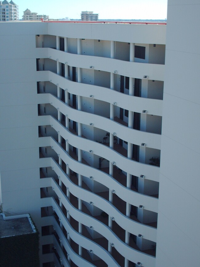 Bay Plaza in Sarasota, FL - Building Photo - Building Photo