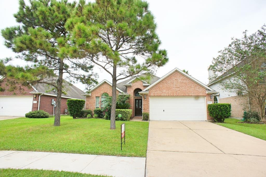 11409 Summit Bay Dr in Pearland, TX - Building Photo