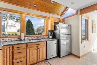 281 Davidson Dr in Laconia, NH - Foto de edificio - Building Photo