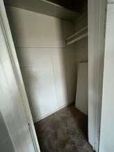 103 N Hawthorne Ave in Iowa Park, TX - Building Photo - Building Photo