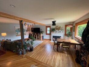 2913 SE 65th Ave in Portland, OR - Foto de edificio - Building Photo