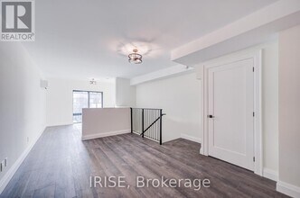 619 Mt Pleasant Rd in Toronto, ON - Building Photo - Building Photo