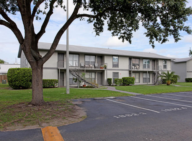 Villas Del Sol Condominiums in Orlando, FL - Foto de edificio - Building Photo