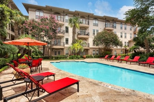 The Vintage in San Antonio, TX - Building Photo