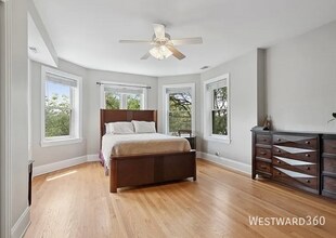 2656 W Lunt Ave in Chicago, IL - Building Photo - Building Photo