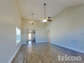 2945 Lancelot Ln in Clarksville, TN - Building Photo - Building Photo