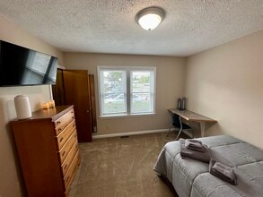 275 Tompkins St, Unit 2 in Cortland, NY - Foto de edificio - Building Photo