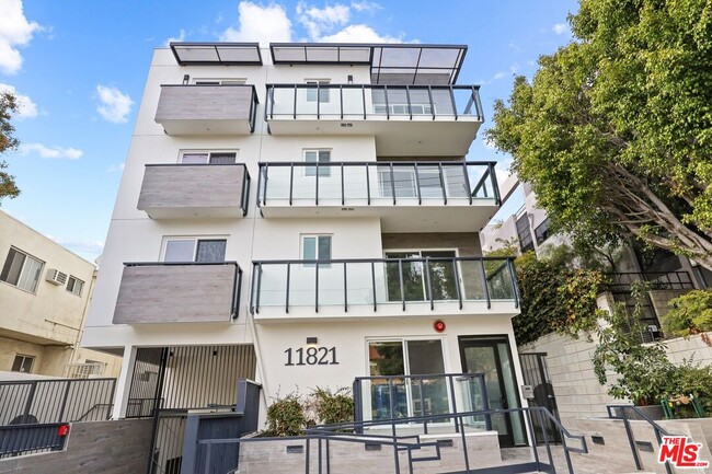 property at 11821 Texas Ave