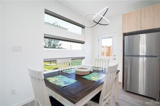 26 N 40th St in McAllen, TX - Building Photo - Building Photo