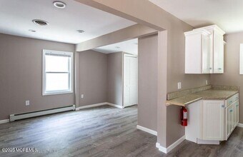 23 Lighthouse Dr in Ocean Township, NJ - Building Photo - Building Photo