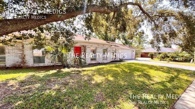 387 Alexander Ave in Deltona, FL - Building Photo - Building Photo
