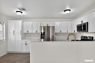 7118 N 77th Dr in Glendale, AZ - Building Photo - Building Photo