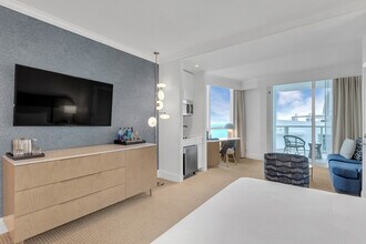 4401 Collins Ave in Miami Beach, FL - Building Photo - Building Photo