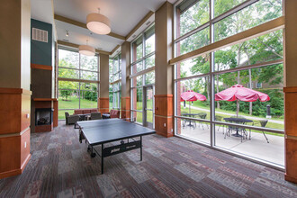 Crosswalk Commons in West Lafayette, IN - Foto de edificio - Building Photo