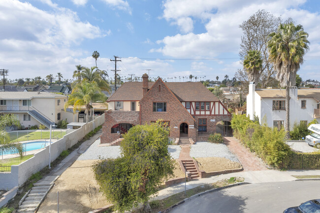 5107 Crenshaw Blvd in Los Angeles, CA - Building Photo - Building Photo