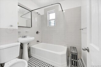 1129 E 221st St in Bronx, NY - Building Photo - Building Photo