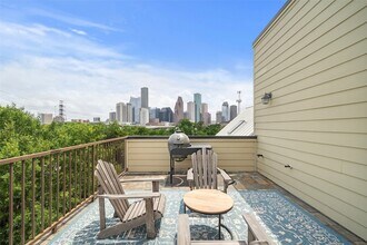 1005 Bingham St in Houston, TX - Foto de edificio - Building Photo