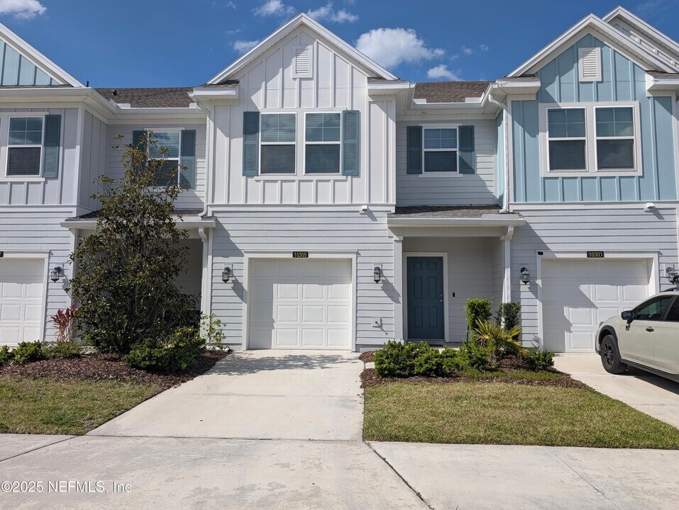 10305 Alder Creek Ln in Jacksonville, FL - Building Photo