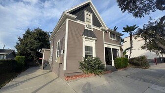 7027 Washington Ave in Whittier, CA - Building Photo