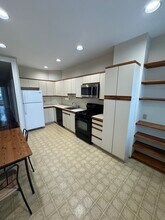 883 E 4th St in Boston, MA - Building Photo - Building Photo