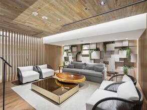2301 Collins Ave, Unit 523 in Miami Beach, FL - Building Photo - Building Photo