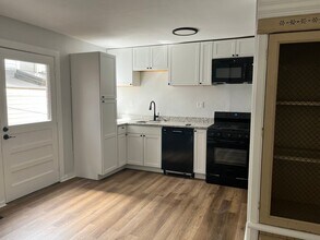 1209 Linden Pl in Pittsburgh, PA - Building Photo - Building Photo