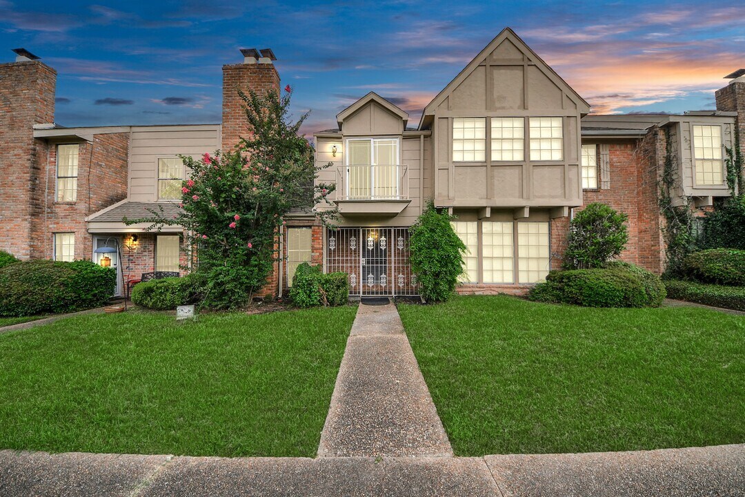 3009 Beecave Dr in Missouri City, TX - Building Photo